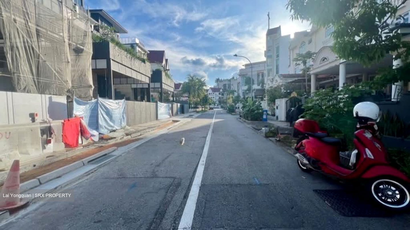 Loyang Besar Close (D17), Terrace #562127611